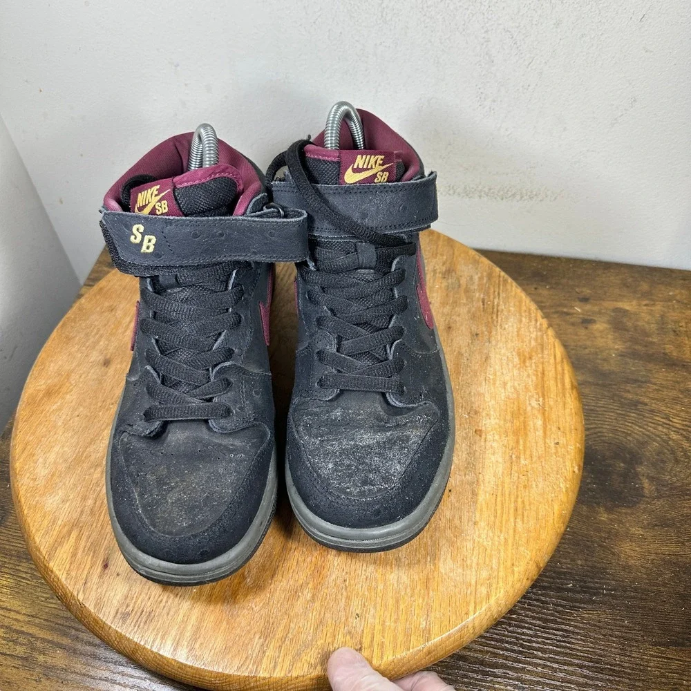 Nike SB Dunk Mid Pro Black Noble Red Suede Skate Shoes 314383-060 Womens 7.5